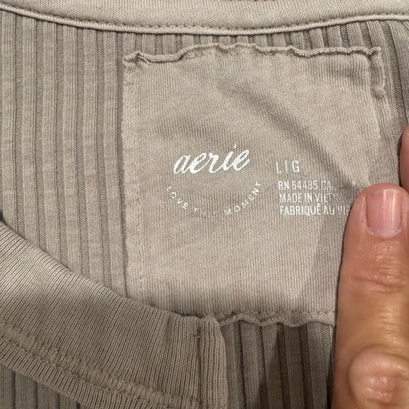 Aerie Love the Moment Tan Ribbed V-Neck Long Sleeve Top Women’s Large - Picture 5 of 5